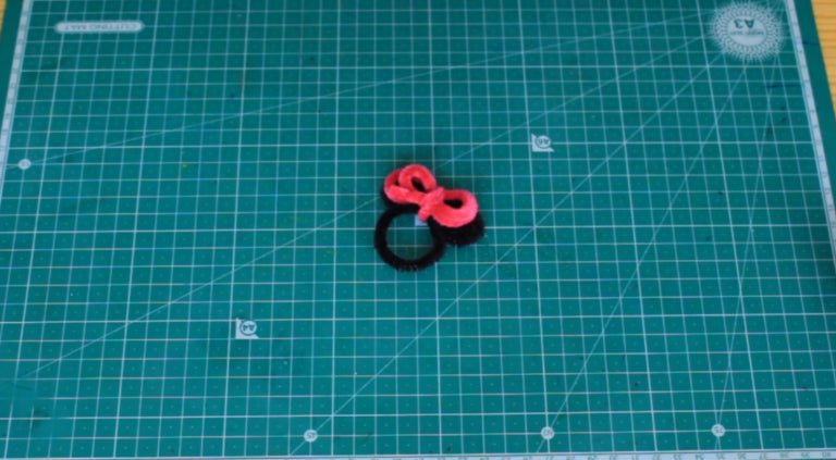 How to make Mickey mouse ring using pipe-cleaner - VibhutiCrafts