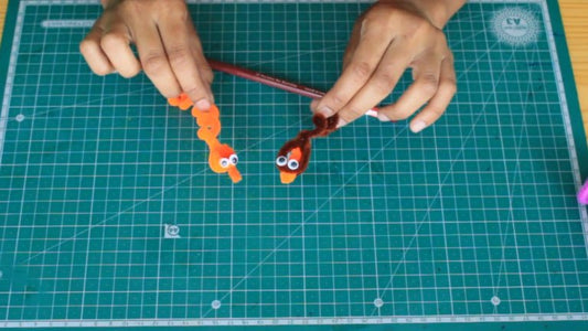 Let’s learn to make easy craft snakes with pipe cleaners - VibhutiCrafts